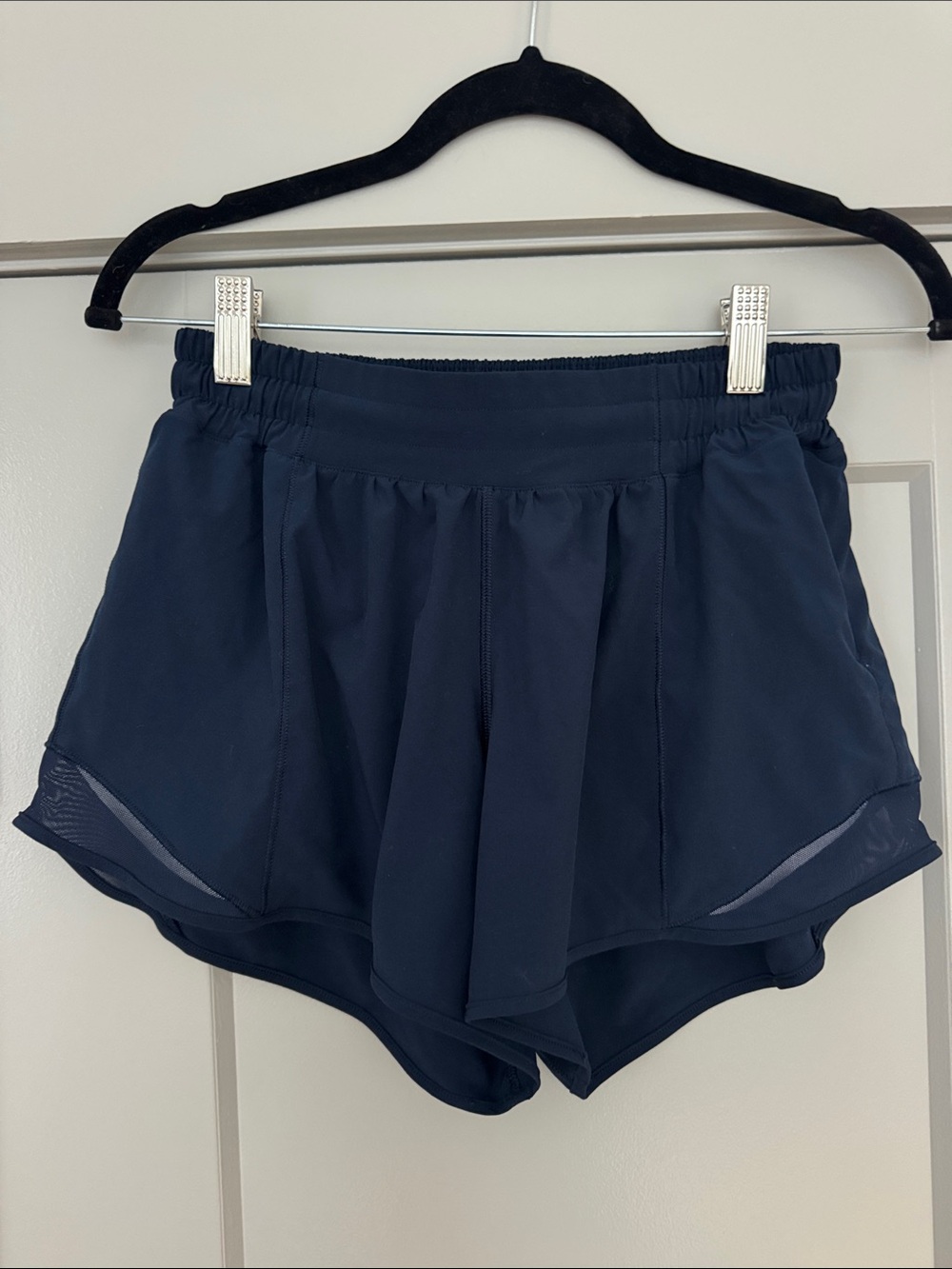 Lululemon Hotty Hot Low-Rise Lined Short 2.5" Women’s Navy Athletic Shorts